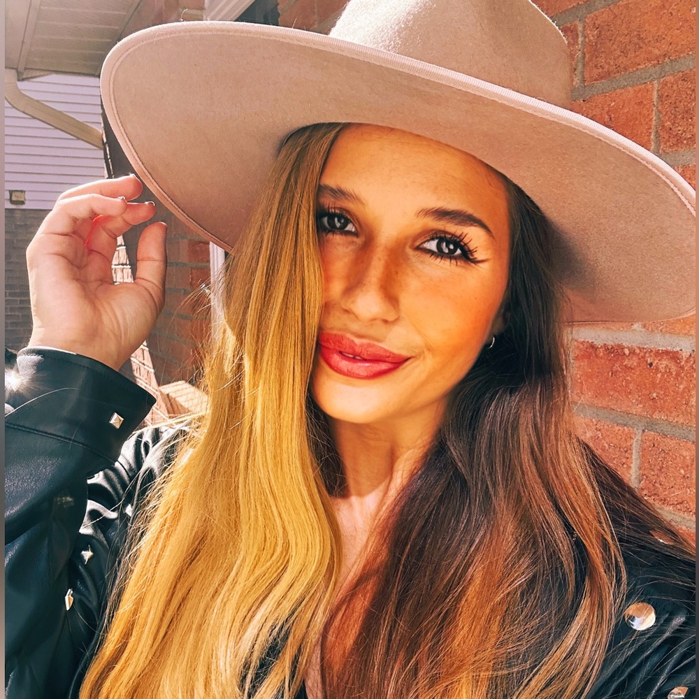 Meet your Posher, Natalie